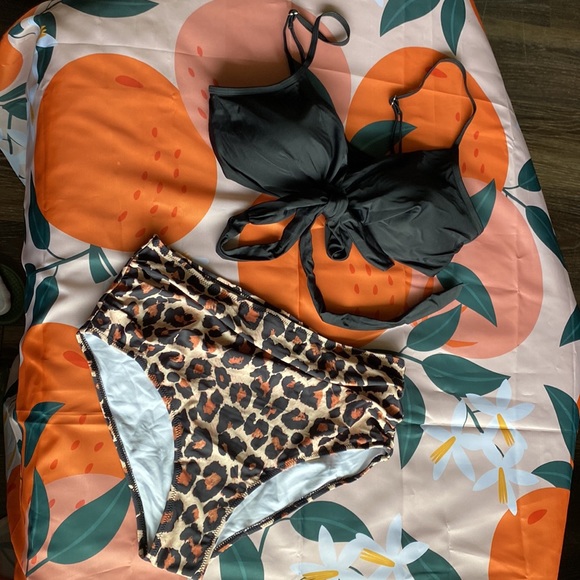 Other - Women’s XL cheetah print tie top Bikini